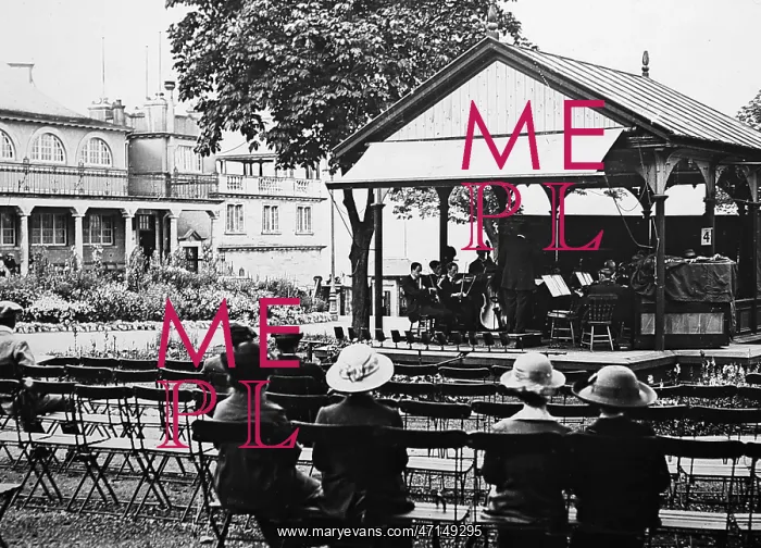  : The Bandstand, Dunoon, early 1900s