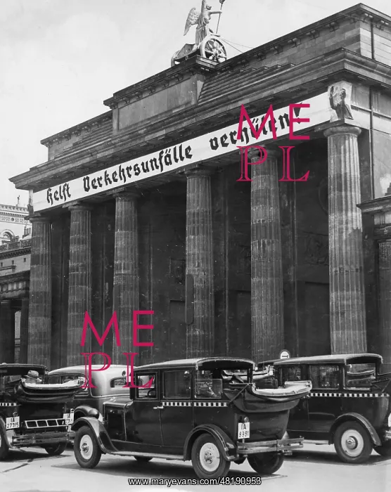 : Banner for cautious driving in Berlin, 1938 : Banner for cautious driving in Berlin, 1938