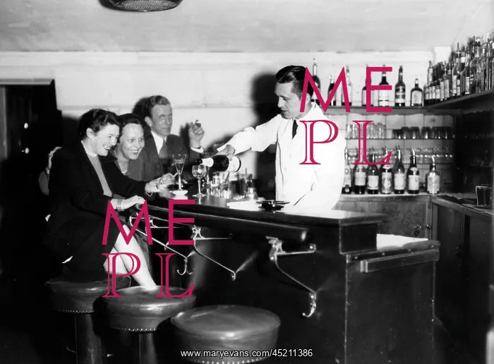 : Bar for American soldiers : Bar for American soldiers