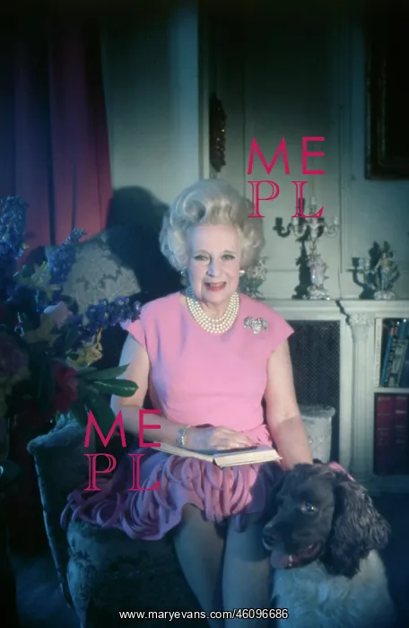 : Barbara Cartland - Novelist : Barbara Cartland - Novelist