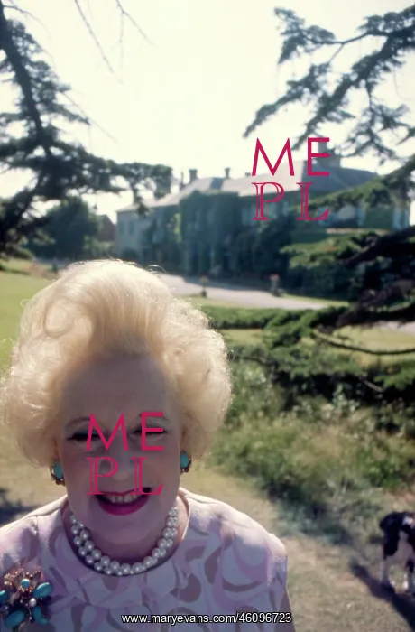 : Barbara Cartland - Novelist : Barbara Cartland - Novelist