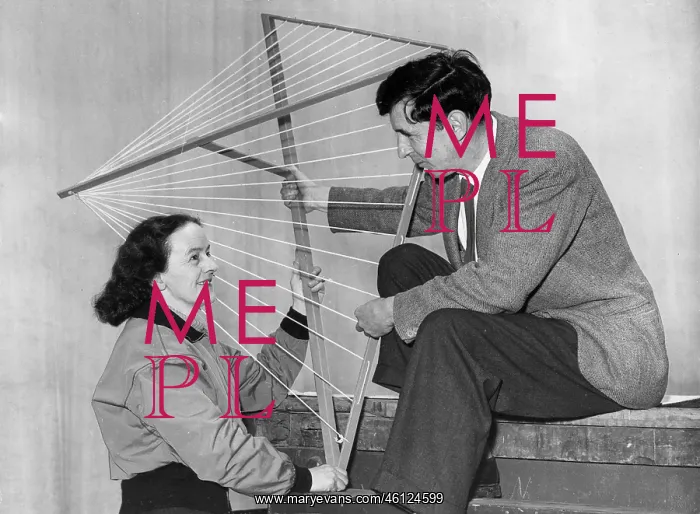 : Barbara Hepworth discusses with Michael Tippett : Barbara Hepworth discusses with Michael Tippett