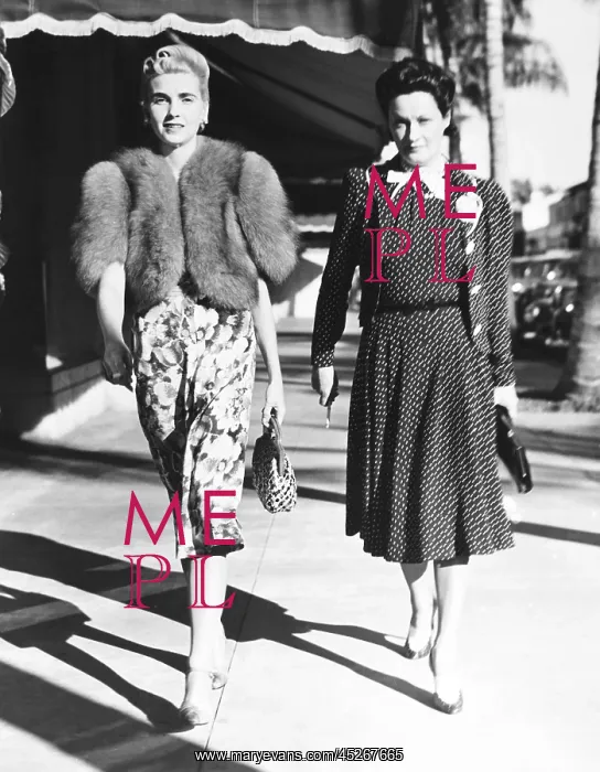 : Barbara Hutton (left), Countess Von Haugwitz-Reventlow : Barbara Hutton (left), Countess Von Haugwitz-Reventlow