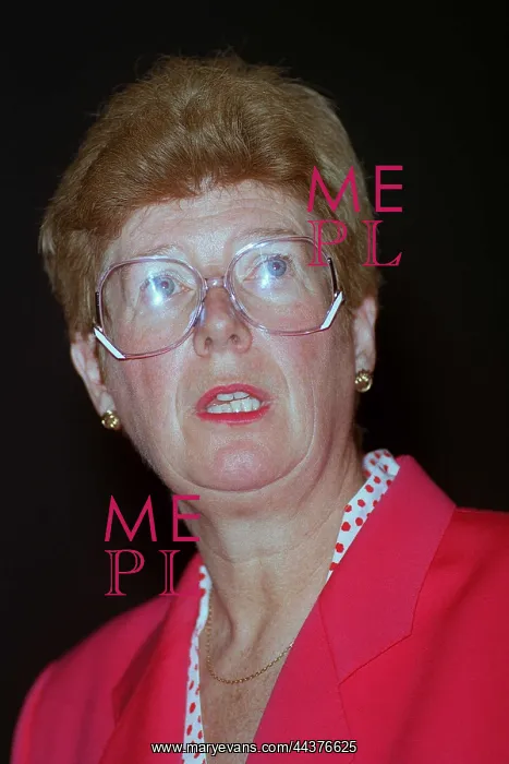  : Barbara Mills Qc