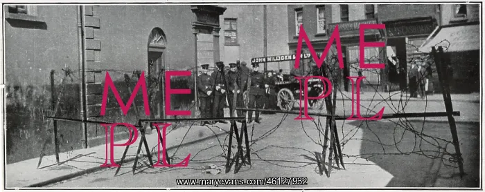 : Barbed wire barricades in Belfast : Barbed wire barricades in Belfast