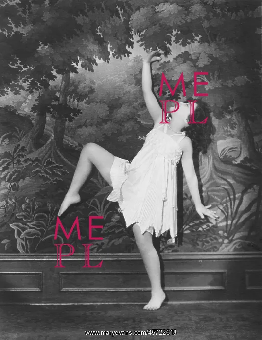  : Barefoot dancer