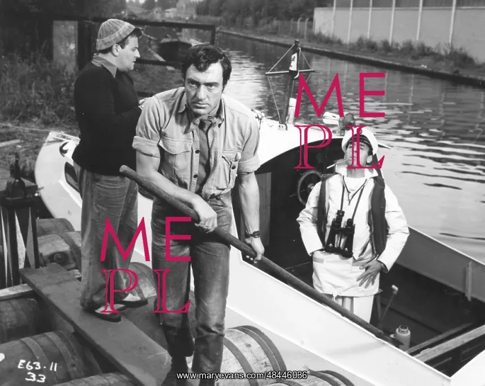 : THE BARGEE : THE BARGEE