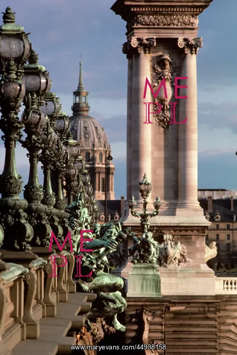 : Baroque Pont Alexander Iii Bridge Across River : Baroque Pont Alexander Iii Bridge Across River