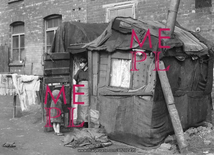 : Barracks accommodation in Leeds, 1930s : Barracks accommodation in Leeds, 1930s