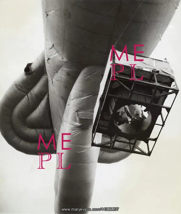 : Barrage Balloon Used for Parachute Training During WW2 : Barrage Balloon Used for Parachute Training During WW2