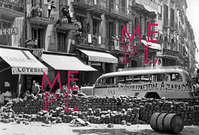 : Barricade construction in Barcelona - summer 1936 : Barricade construction in Barcelona - summer 1936
