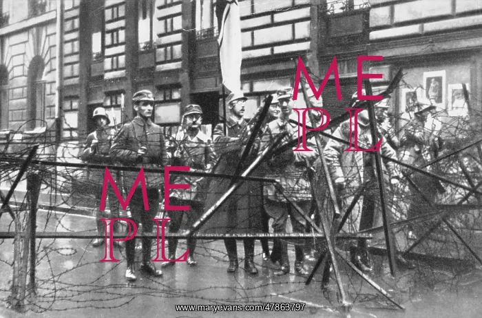: Barricades in Munich : Barricades in Munich