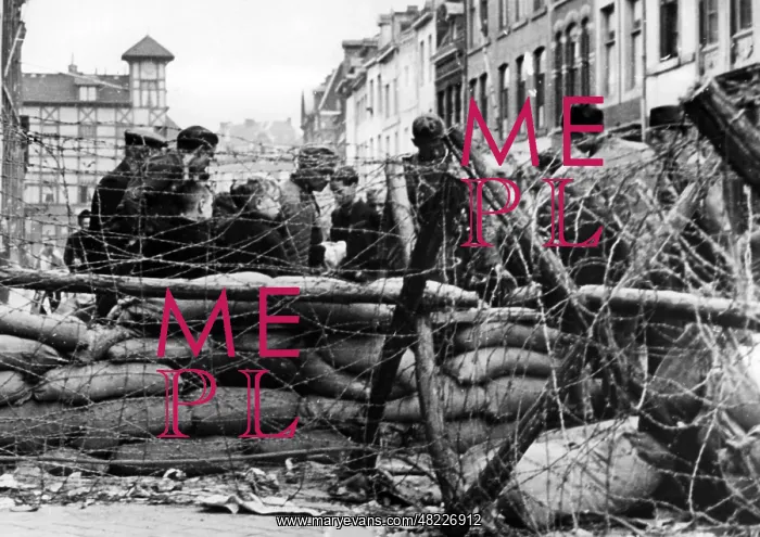 : Barricades in the Netherlands, 1940 : Barricades in the Netherlands, 1940