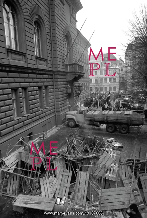 : Barricades in Riga, 1991 : Barricades in Riga, 1991