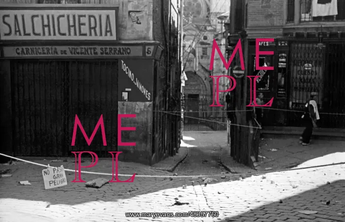 : Barrier in front of the combat zone in Toledo, 1936 : Barrier in front of the combat zone in Toledo, 1936