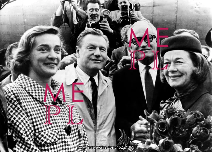 : Barry Goldwater (2nd from right), Mrs. Nelson ? : Barry Goldwater (2nd from right), Mrs. Nelson ?