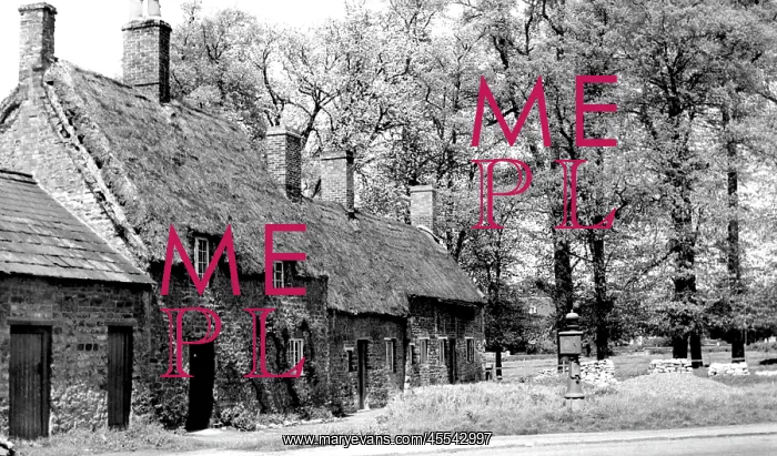  : Barton Seagrave, Old Cottages c1955