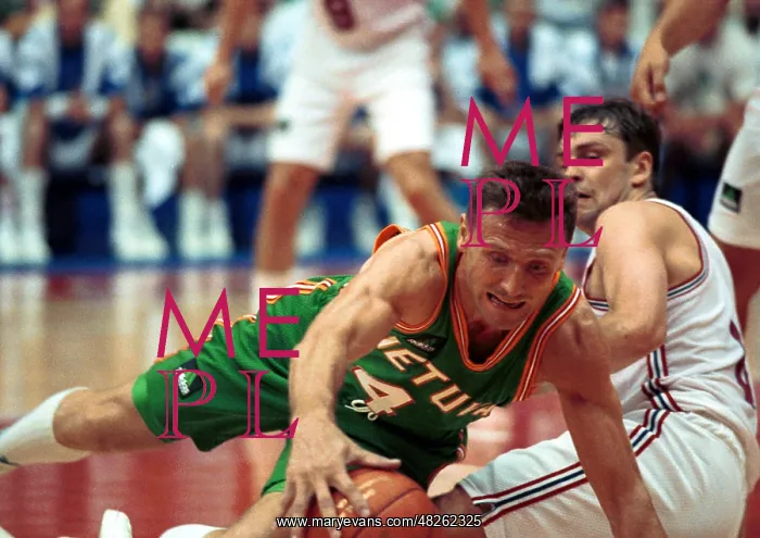 : Basketball match during 1992 Summer Olympic Games : Basketball match during 1992 Summer Olympic Games