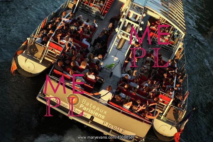 : Bateau Mouche, Paris : Bateau Mouche, Paris