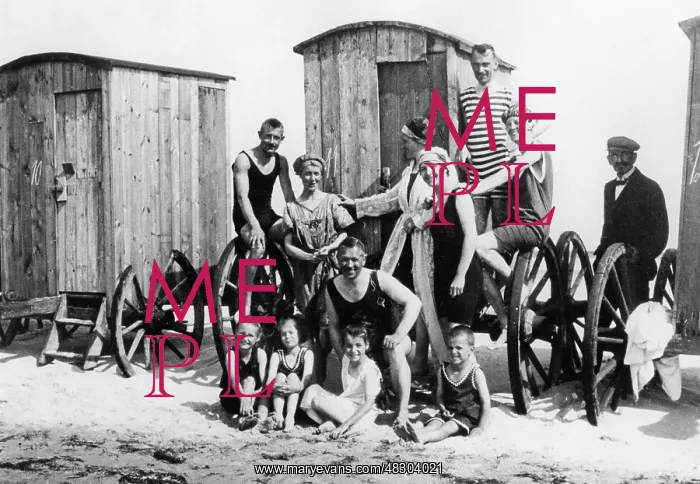 : Bathers before bathing machines, 1910 : Bathers before bathing machines, 1910