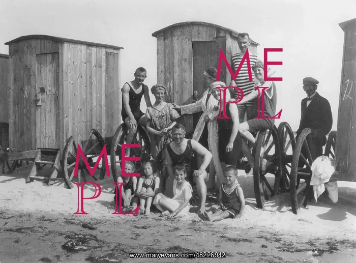 : Bathers in Sankt Peter-Ording, around 1910 : Bathers in Sankt Peter-Ording, around 1910