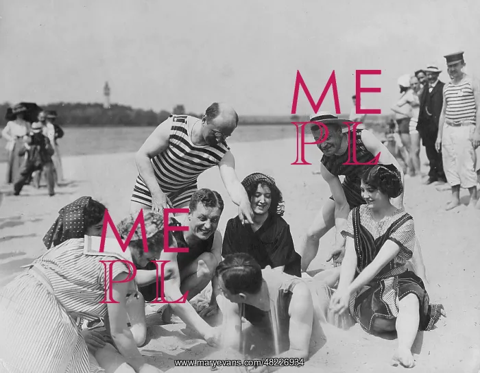 : Bathers in the Strandbad Wannsee, before 1914 : Bathers in the Strandbad Wannsee, before 1914