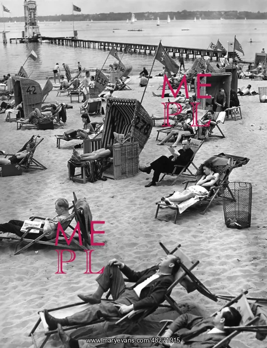 : Bathers at Wannsee beach, 1939 : Bathers at Wannsee beach, 1939