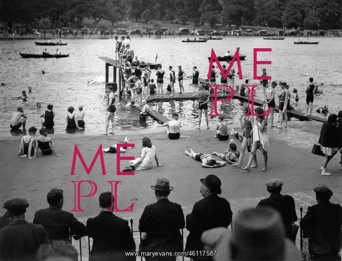 : The bathing area of the Serpentine : The bathing area of the Serpentine