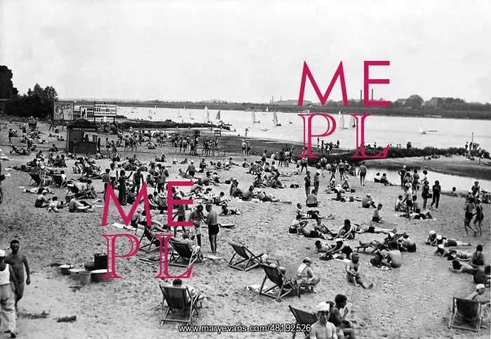 : Bathing beach on the Vistula, 1936 : Bathing beach on the Vistula, 1936