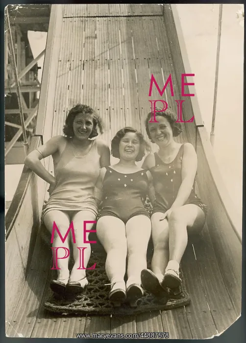 : BATHING BEAUTIES OF 36 : BATHING BEAUTIES OF 36