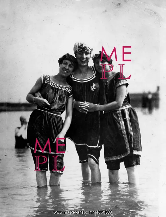 : BATHING BELLES : BATHING BELLES