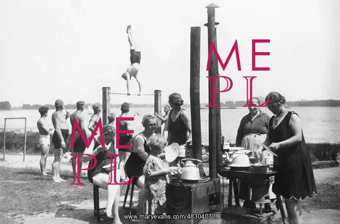 : Bathing holiday at the Tegeler See, 1926 : Bathing holiday at the Tegeler See, 1926