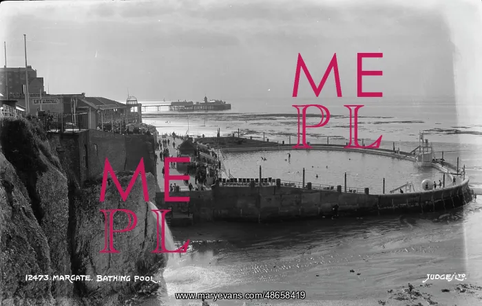 : Bathing Pool in Margate : Bathing Pool in Margate