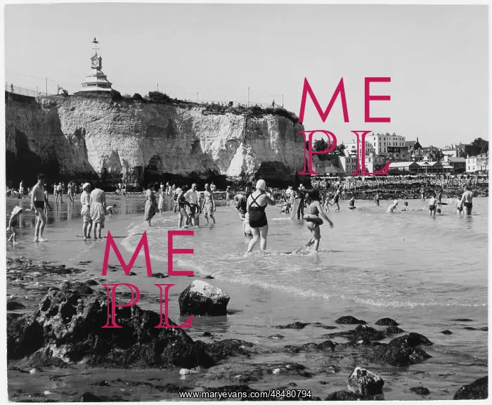  : BATHING SCENE 1950S