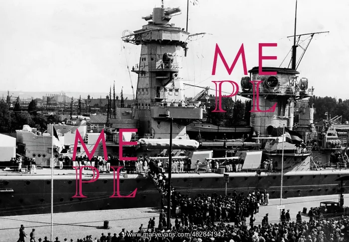 : Battleship Admiral Scheer in Stettin, 1936 : Battleship Admiral Scheer in Stettin, 1936