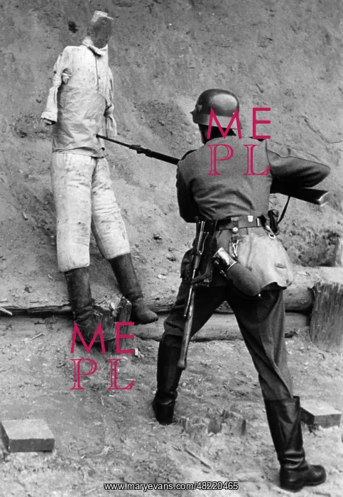 : Bayonet training on a dummy, 1938 : Bayonet training on a dummy, 1938