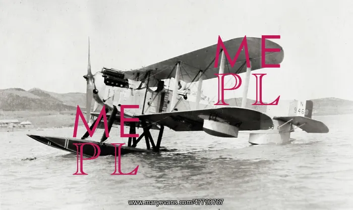 : Bbiplane, seaplane on floats, Weihaiwei, Weihai, China : Bbiplane, seaplane on floats, Weihaiwei, Weihai, China