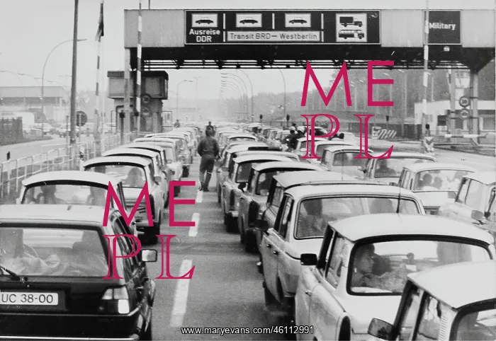 : Bborder crossing Drewitz-Dreilinden in West Berlin after : Bborder crossing Drewitz-Dreilinden in West Berlin after