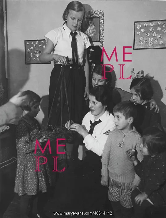 : BDM at child care, 1935 : BDM at child care, 1935