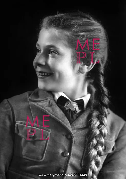 : BDM girl, 1942 : BDM girl, 1942