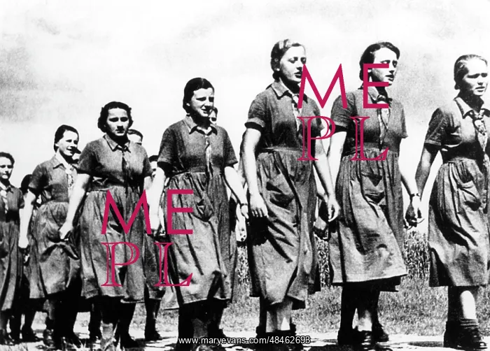 : BDM / GIRLS MARCHING : BDM / GIRLS MARCHING