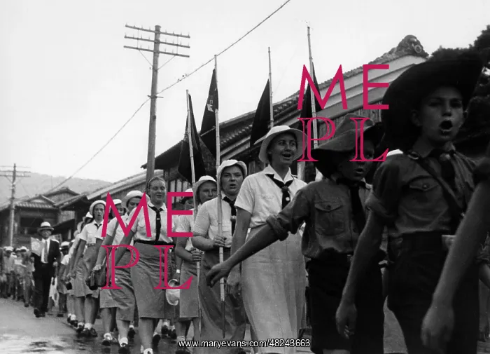 : BDM and Hitler Youth group in Otsu, 1939 : BDM and Hitler Youth group in Otsu, 1939
