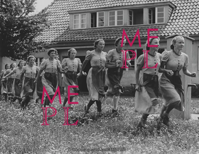  : BDM members at agricultural service, 1939