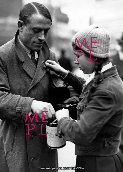 : BDM members collect for the Winter Relief, 1935 : BDM members collect for the Winter Relief, 1935