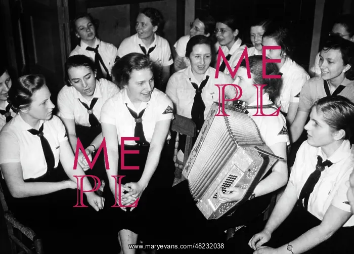 : BDM training camp in Buckow, 1939 : BDM training camp in Buckow, 1939