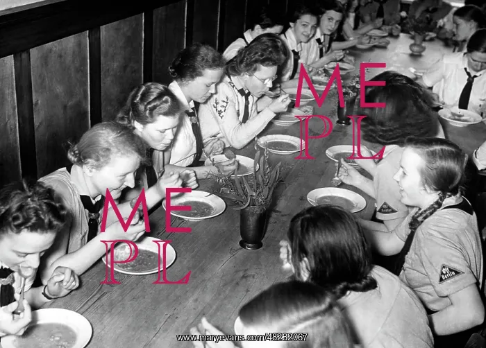: BDM training camp in Buckow, 1939 : BDM training camp in Buckow, 1939