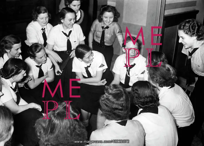 : BDM training camp in Buckow, 1939 : BDM training camp in Buckow, 1939