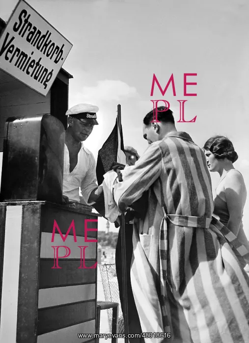 : Beach chairs to rent in Berlin, 1935 : Beach chairs to rent in Berlin, 1935