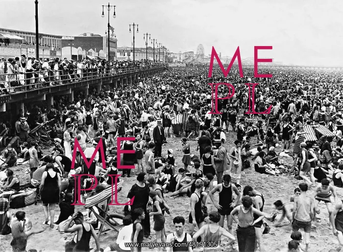 : Beach in Coney Island, 1926 : Beach in Coney Island, 1926