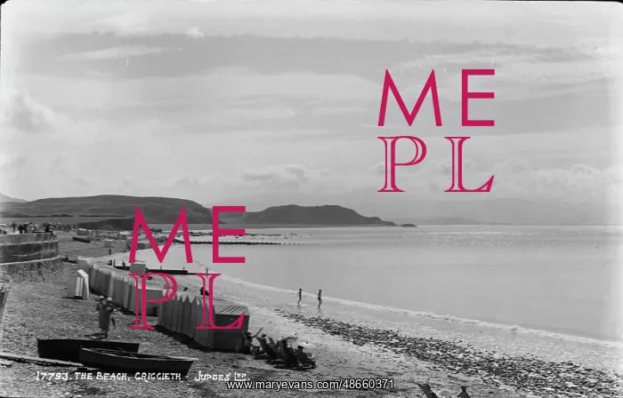 : The Beach at Criccieth : The Beach at Criccieth